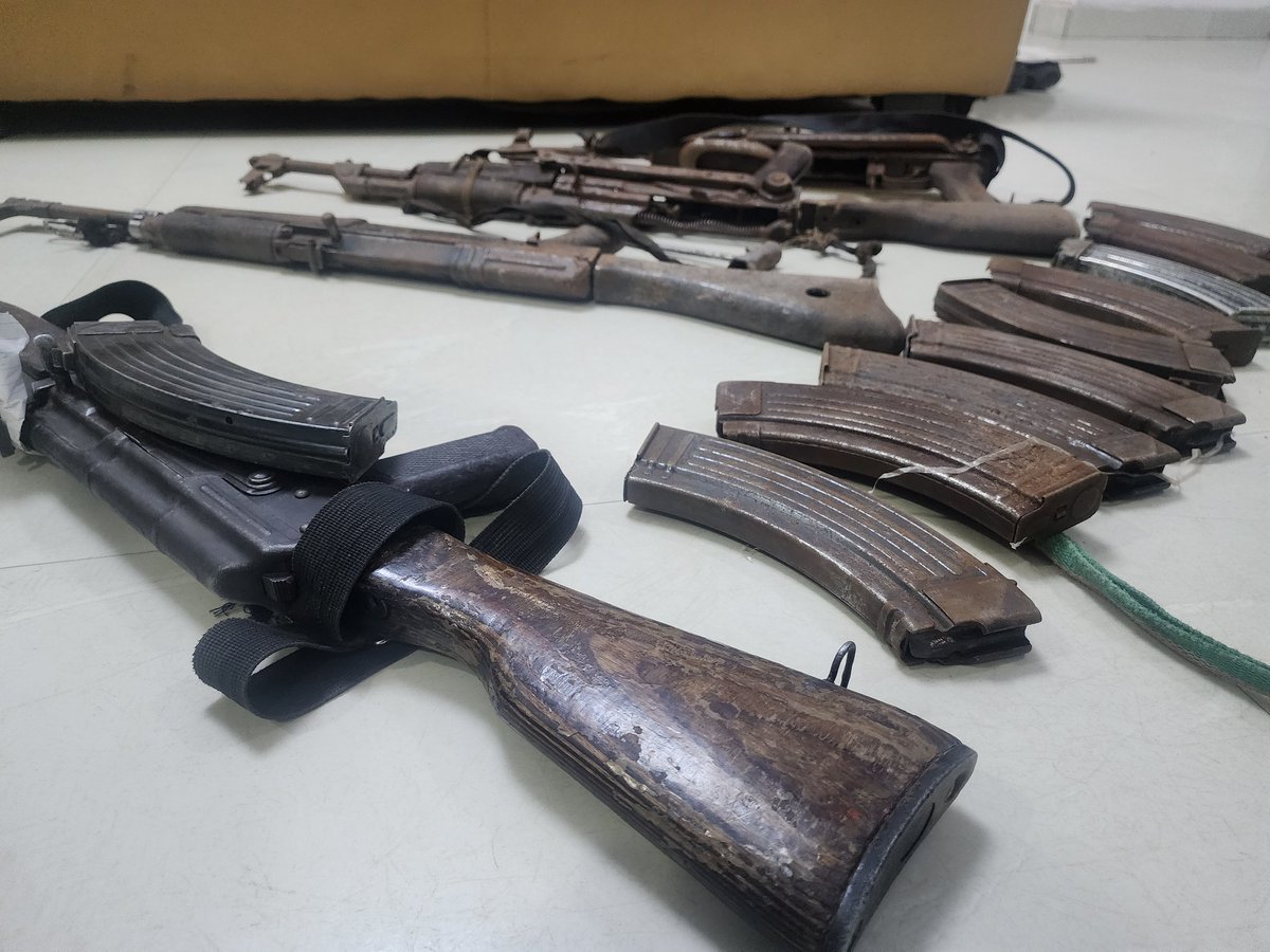 BauchiPoliceNG's tweet photo. RECOVERY OF PROHIBITED THREE(3)AK47 RIFFLES, ONE(1)AK49 RIFFLE FIREARMS AND NINE(9)EMPTY MAGAZINES In its relentless effort to mop up illegal firearms with the view to maintain public security and safety, the command through its intelligence gathering initiatives. https://t.co/ghO9761gpI