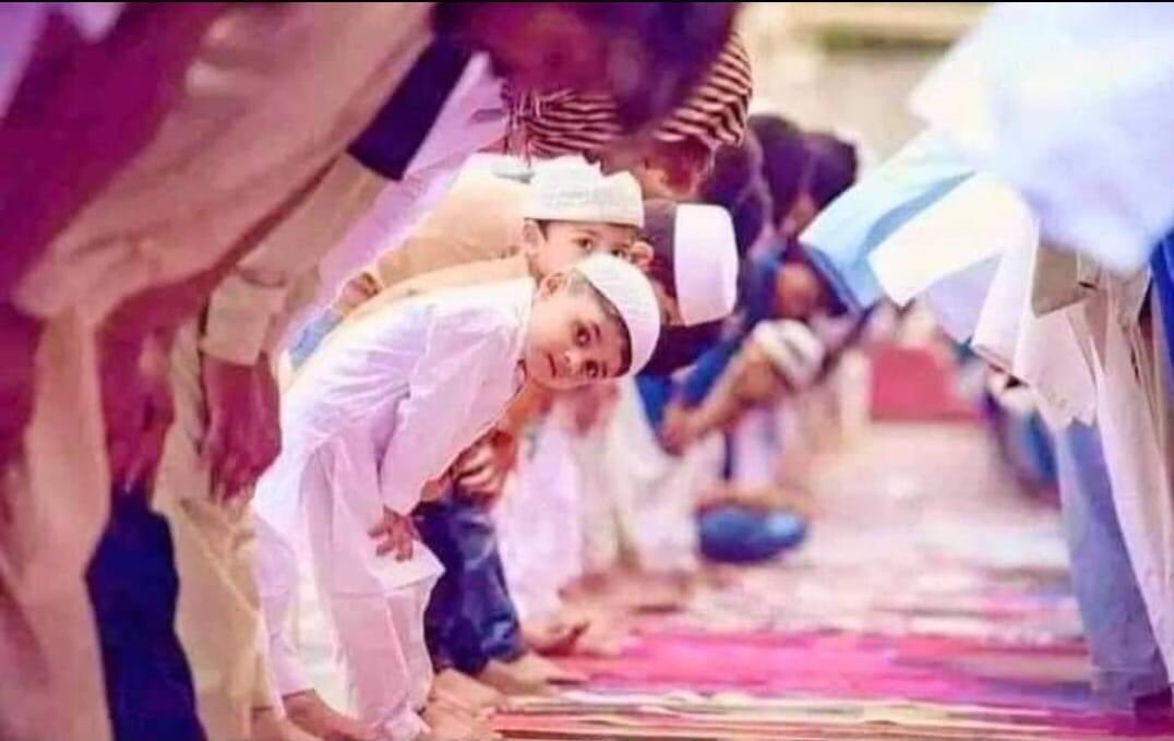 informative99's tweet photo. #SultanMehmed the Conqueror says beautifully! Whenever the laughter of children is not heard from the back rows of the Muslims' prayers, the future of the Ummah must be feared. https://t.co/gR6defLFVN