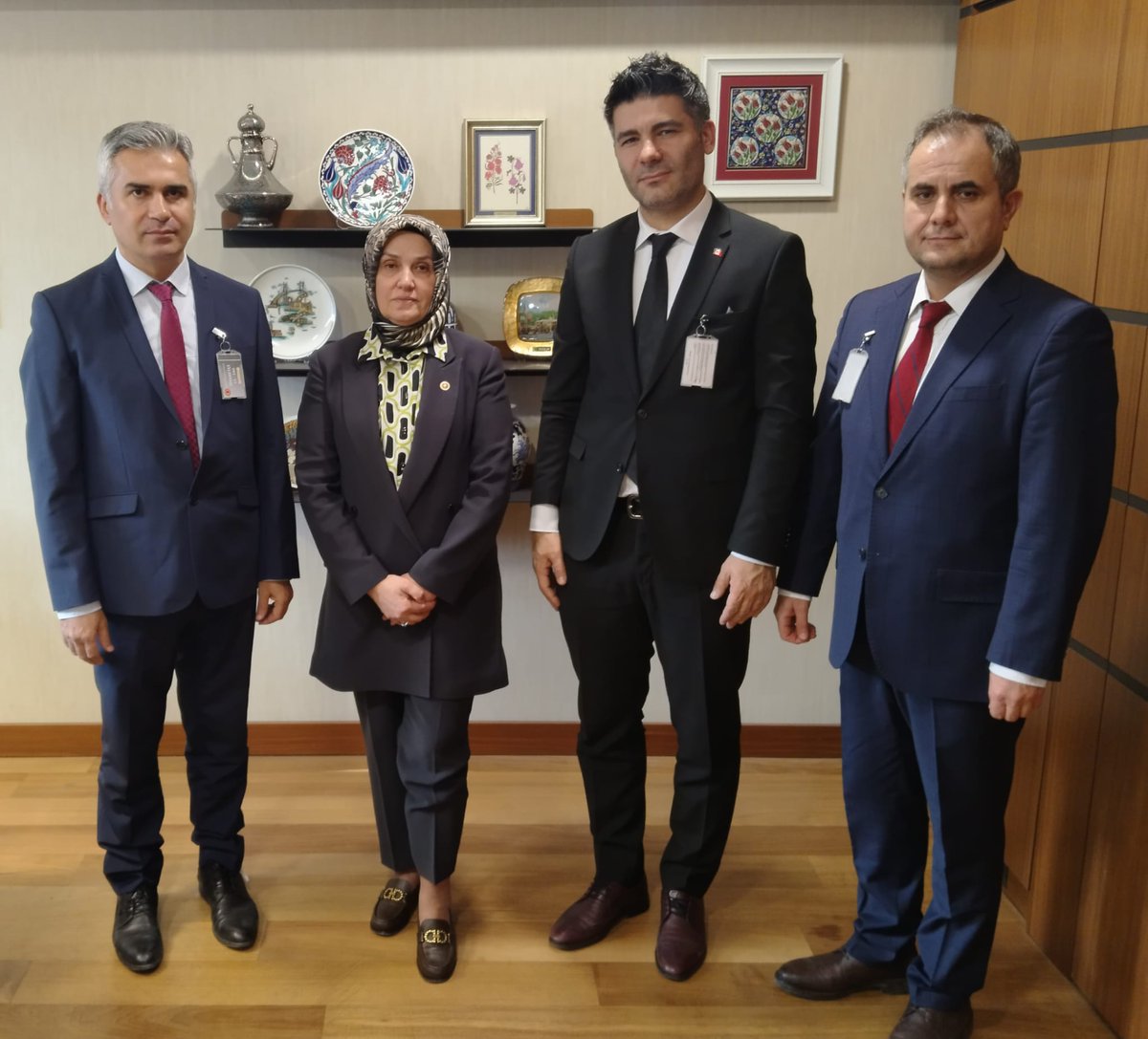 İş ve Meslek Danışmanları Derneği Başkanı ve yönetim kurulu üyeleri ile Gazi Meclis'imizde bir araya geldik.
Ziyaretlerinden dolayı teşekkür ederiz.
@imd_dernegi