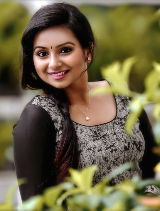 Mridula Murali Cute Hot Photos
Visit: atozpictures.com/mridula-murali…

#KannadaActressPhotos #IndianActressGallery #MollyWoodHeroinePic #SouthIndianActresses #TeluguActress #SouthHotHeroines