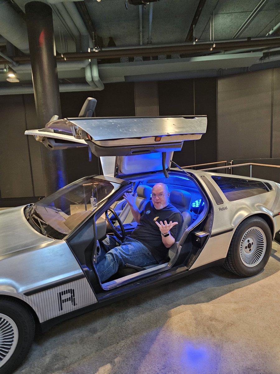 Adam Saxton @ #FabCon / #SQLCon tweet media