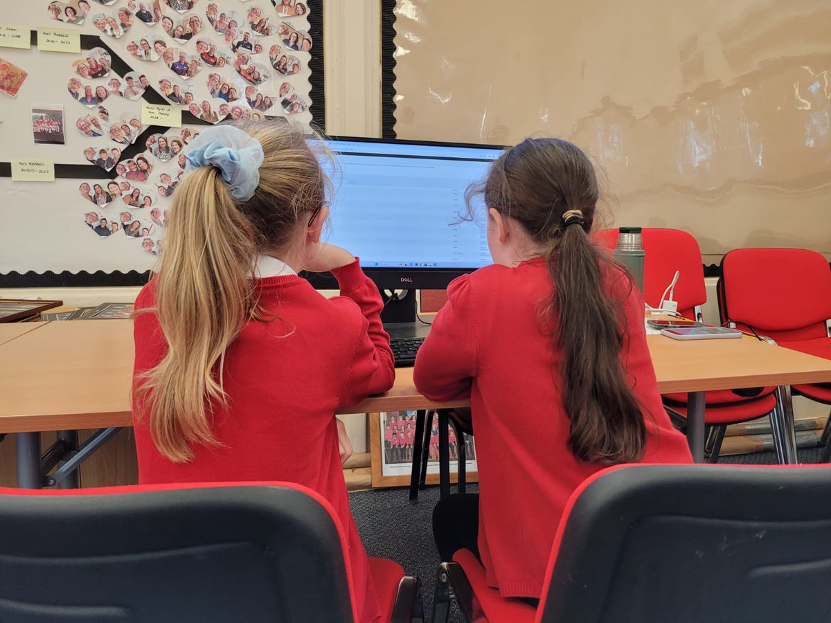 Our DigiBus team are visiting local #Gloucestershire schools - building websites, coding, robotics and virtual reality! #education #technology