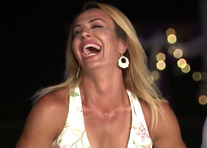 NagiiiNews's tweet photo. Ortalık yangın yeri arkadaş 🤣

Ne Nagihanmış be adeta Survivor'a yön vermeye devam ediyor 🤣

Mavi mavi masmavi gözleri boncuk mavi 🟦🟦🟦

#SurvivorAllStar2024 #Survivor2024AllStar https://t.co/EmUu5b8PFi