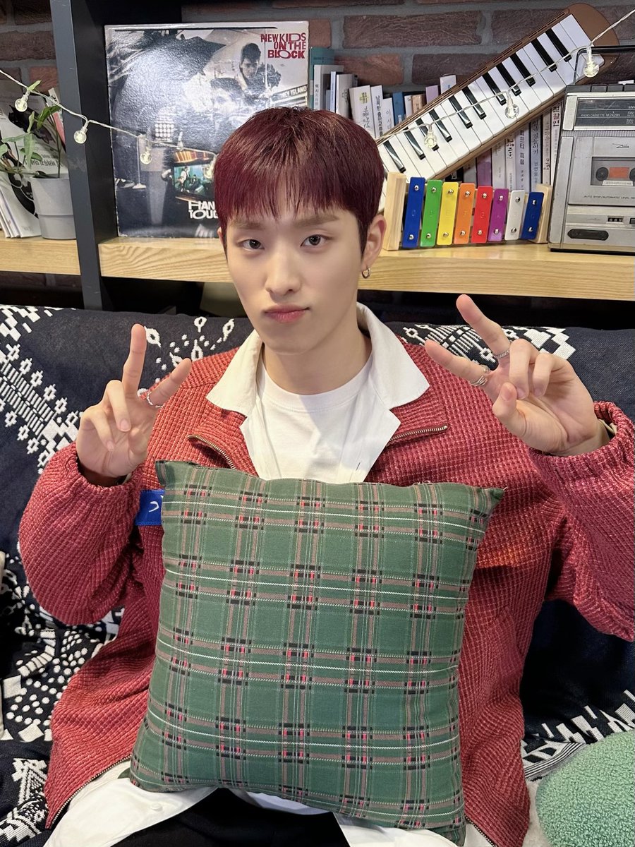 P1H_official's tweet photo. [📸] it's Live 동방으로따라와 BEHIND

#P1Harmony #피원하모니 #P1H #때깔 #Killin_It #동방으로따라와 https://t.co/hsTkVKmWX6
