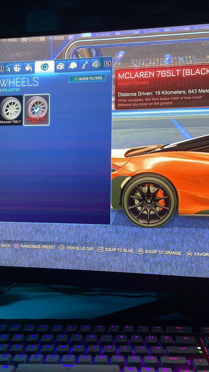 Lactuent's tweet photo. @FortniteStatus I already have the black wheels why are they locked? https://t.co/14gMtELguB