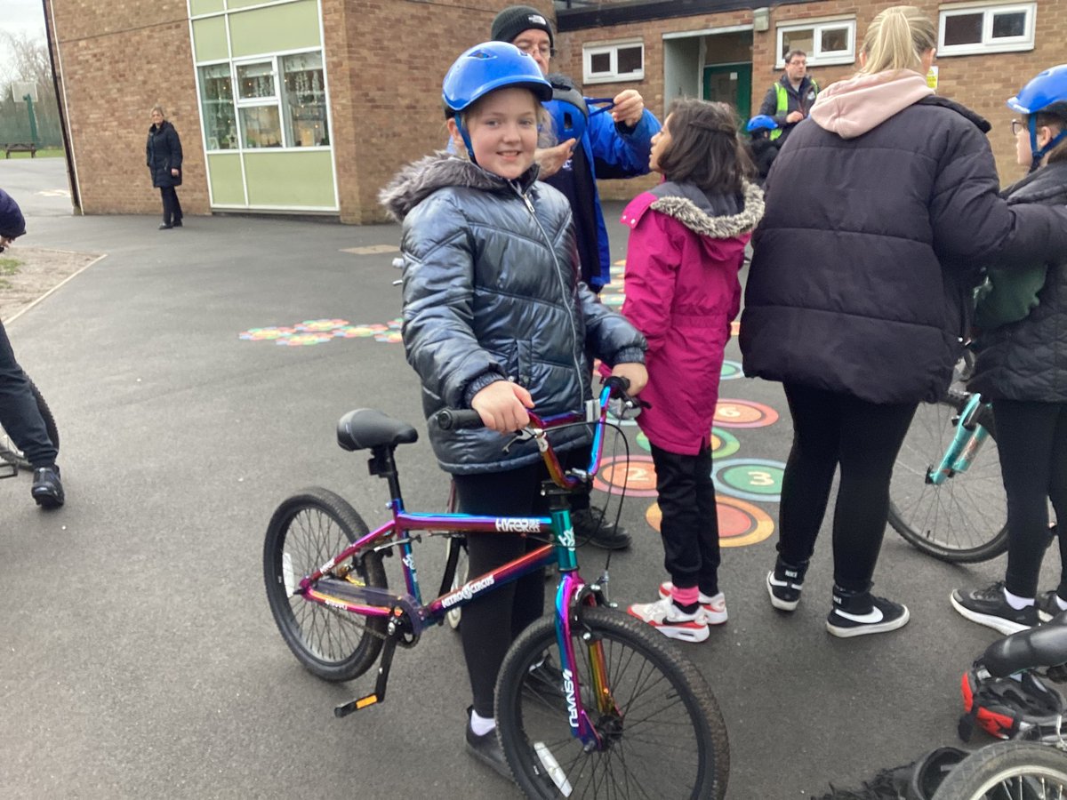 MissBorrellMG's tweet image. Team Garnet have shown excellent resilience and perseverance during bikeability this morning, we are loving it! @ActiveTameside @TeamManorGreen #7mustsofFocusTrust