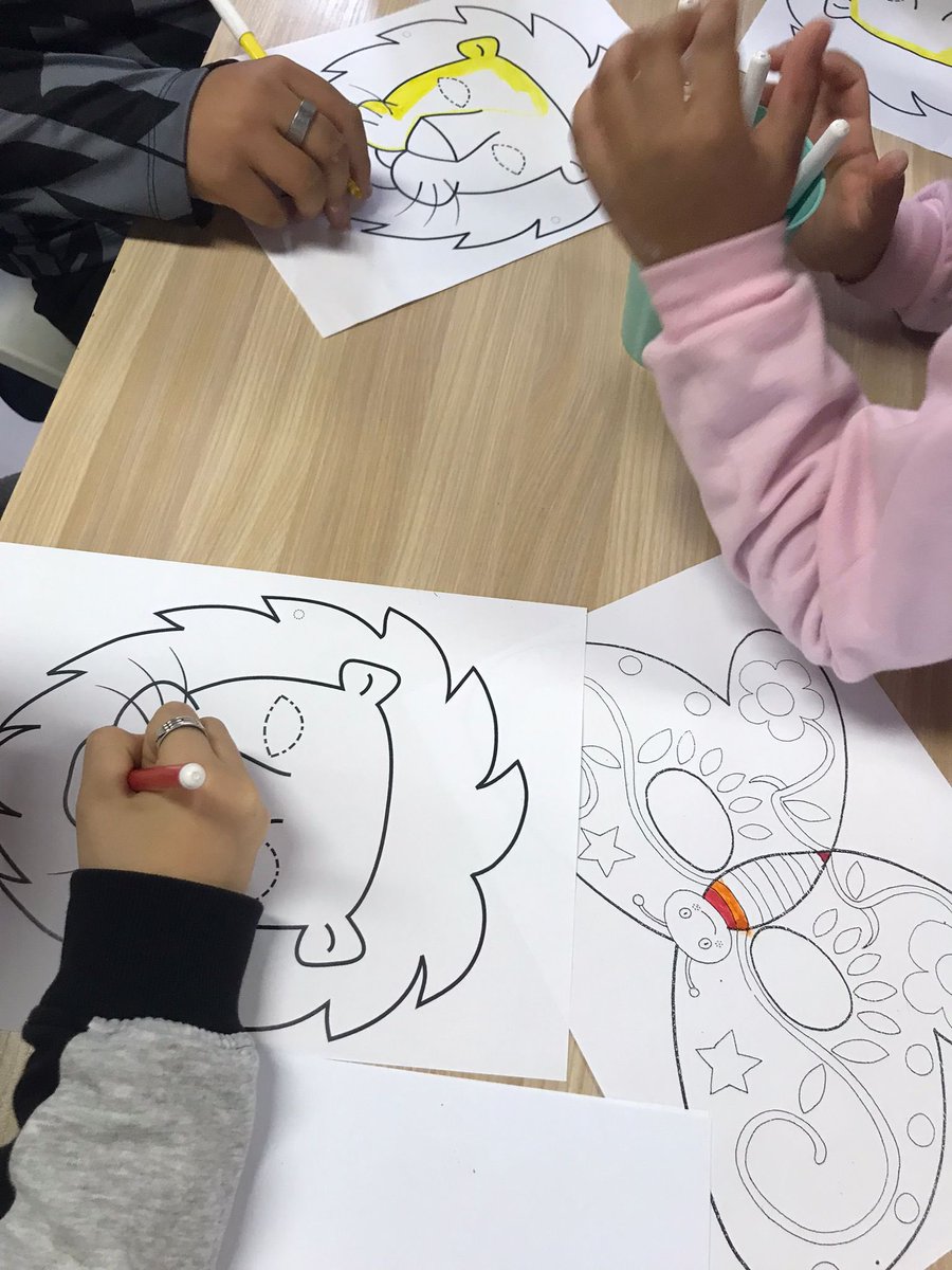 CtdAlandalus's tweet photo. 🟡 Las alumnas de TSEI asistieron ayer a unas prácticas con @insertandalucia 👧🏽🧒🏼 https://t.co/3GNfHqbX5L