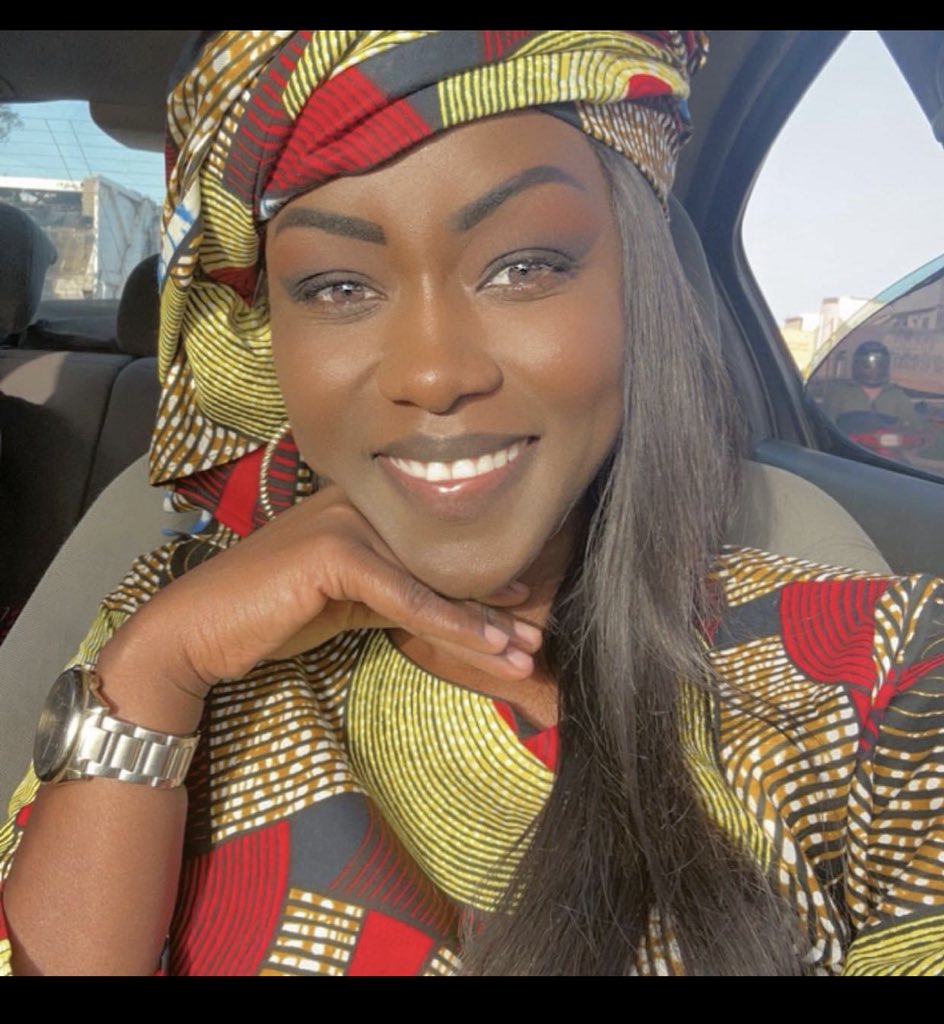 secondair_effet's tweet photo. Svp écoutez la vidéo audio ils l’ont piégé vraiment Macky Sall a ridiculisé notre police #FreeSenegal #BintaGueye ( une brave femme une vraie patriote)✊🏿✊🏿🇸🇳🇸🇳🇸🇳✅✅ https://t.co/Al7HQS3btW