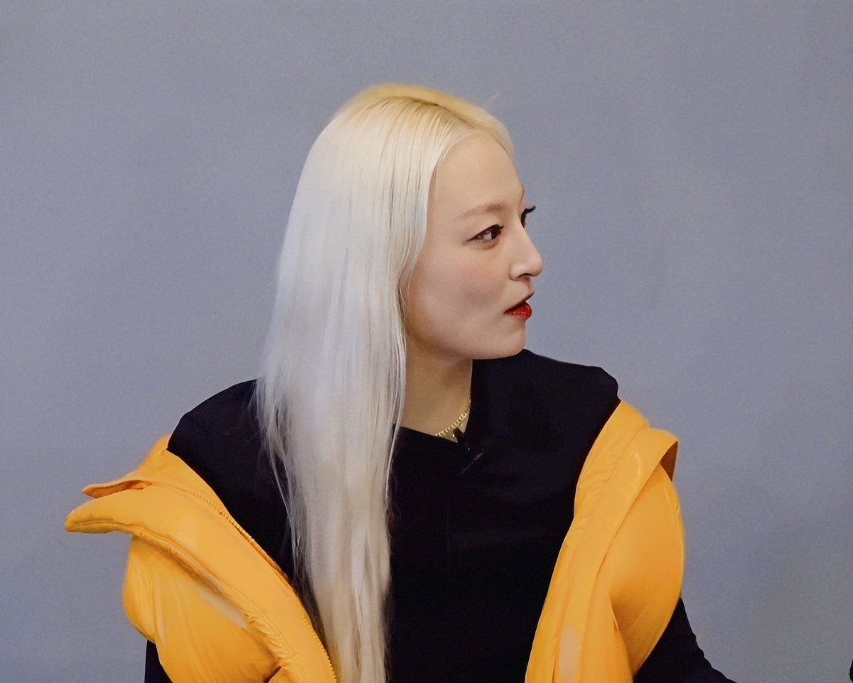 31_tieu's tweet photo. 💛🩷
#JAMREPUBLIC
#MANNEQUEEN #마네퀸
#FUNKY_Y #펑키와이
#KIRSTEN #커스틴 https://t.co/Mx6FfLtoWU