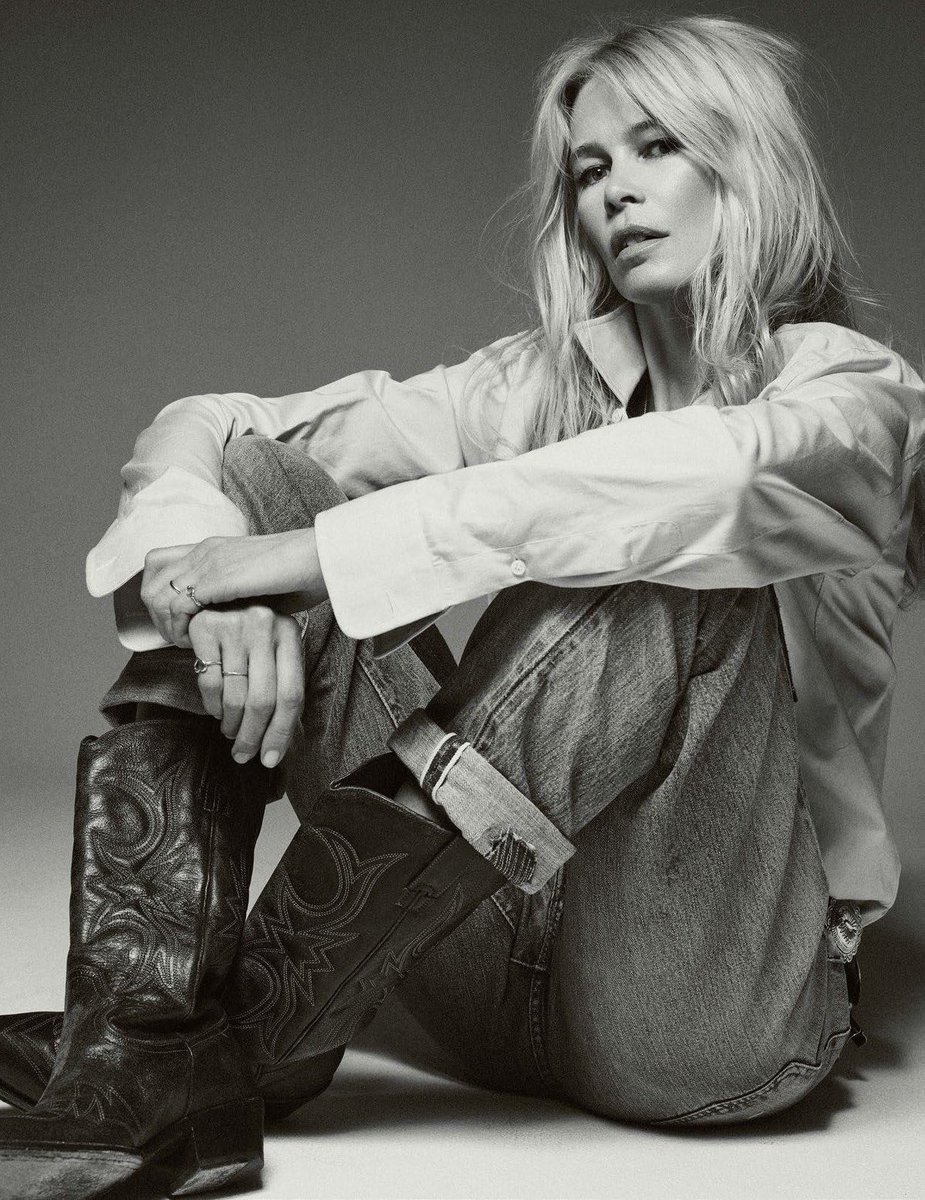 #editorialsWM (1/3)

#VOGUEPARIS,
September 2018.
By #GregoryHarris

#ClaudiaSchiffer