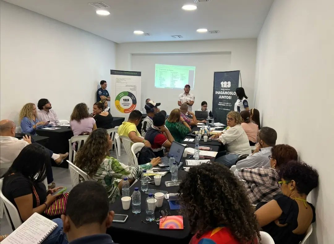 asodesvisa's tweet photo. Continuamos Con la incidencia proponiendo acciones para la Garantía de los Derechos Humanos y la labor de los y las Jóvenes defensores en el marco de  la formulación del plan de desarrollo Distrital.

#ASODESVISAUNAAPUESTASOCIALPARALAPAZ https://t.co/xBG0FiLlAP