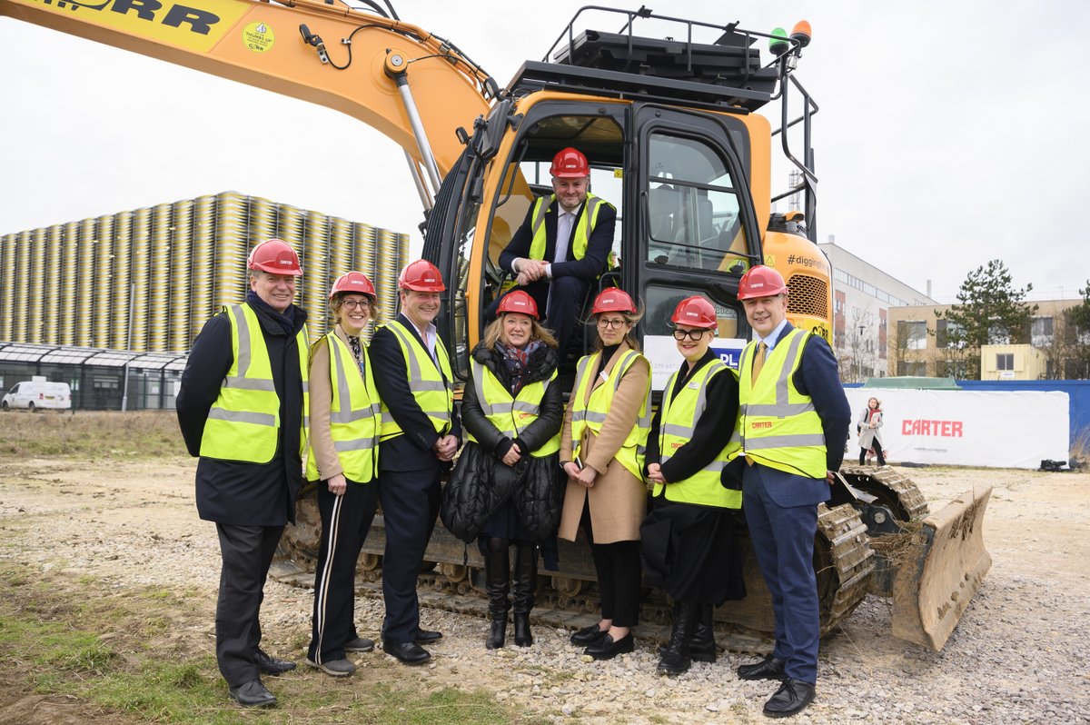 CambChildrens's tweet photo. A pleasure to welcome Health Minister @Andrew4Pendle yesterday. He met some of the @CambChildrens team to hear about our plans for the East of England's first specialist children's hospital. He also visited our site where pre-construction works have just begun! https://t.co/FrCxjcIv8N