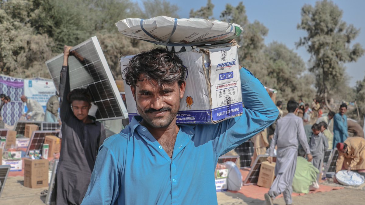 UNDP_Pakistan's tweet image. #UNDPinPakistan &amp;amp; @IslamicReliefPK, with support from @JapanGov, are helping communities rebuild after the 2022 floods in Pakistan. 🇵🇰

Together, we&apos;re providing critical recovery support &amp;amp; #BuildingBackBetter for a more disaster &amp;amp; climate resilient future.

Learn more:…