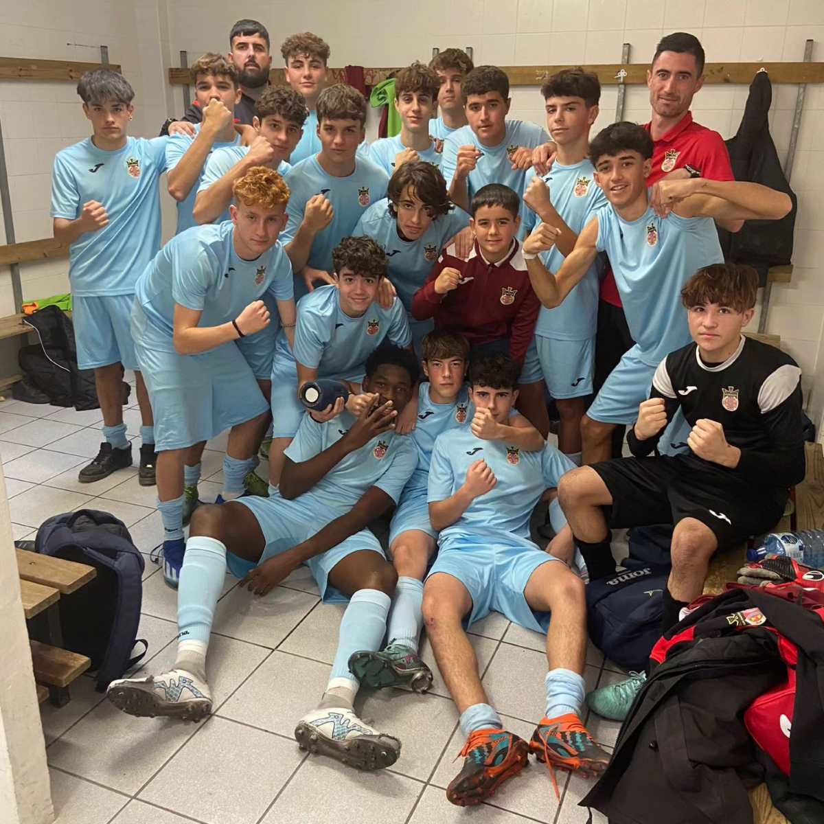 Valencia Base (@valenciabasecom) on Twitter photo Los 12 campeones de Invierno de la Primera Cadete 2023/24
<a href="/AthMassamagrell/">Athletic Massamagrell C.F</a> <a href="/cdasanmarcelino/">CDA San Marcelino ❤️🦇</a> <a href="/Manises_CF1929/">Manises CF</a> <a href="/RIBARROJACF1942/">RIBARROJA C.F.</a> <a href="/cfnucia/">CF La Nucía</a> <a href="/CDBetisF1928/">C.D. Betis Florida</a> <a href="/CFIntercity/">𝗖𝗙 𝗜𝗡𝗧𝗘𝗥𝗖𝗜𝗧𝗬</a> <a href="/mislataufofic/">MISLATA U.F.</a> <a href="/RacingAlgemesi/">Racing Algemesi C.F.</a>
valenciabase.com/los-12-campeon… Los 12 campeones de Invierno de la Primera Cadete 2023/24
<a href="/AthMassamagrell/">Athletic Massamagrell C.F</a> <a href="/cdasanmarcelino/">CDA San Marcelino ❤️🦇</a> <a href="/Manises_CF1929/">Manises CF</a> <a href="/RIBARROJACF1942/">RIBARROJA C.F.</a> <a href="/cfnucia/">CF La Nucía</a> <a href="/CDBetisF1928/">C.D. Betis Florida</a> <a href="/CFIntercity/">𝗖𝗙 𝗜𝗡𝗧𝗘𝗥𝗖𝗜𝗧𝗬</a> <a href="/mislataufofic/">MISLATA U.F.</a> <a href="/RacingAlgemesi/">Racing Algemesi C.F.</a>
valenciabase.com/los-12-campeon…