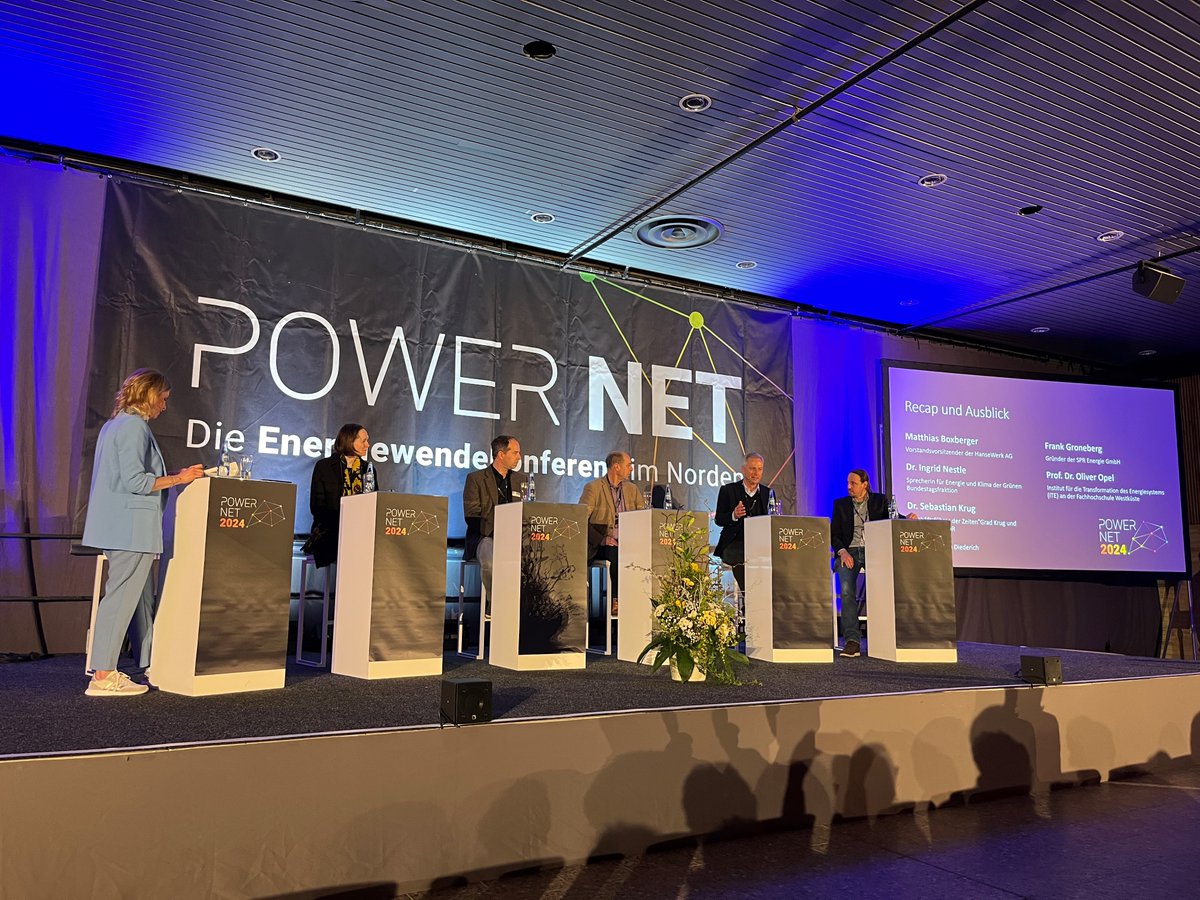 🌱Guter Austausch bei der #PowerNet 2024! Mit #Energiewendemachern im Norden diskutierten wir über Wege in eine fossilfreie Zukunft. Unser Ziel als Netzbetreiber: 30.000 MW aus Erneuerbaren, mit Fokus auf #Photovoltaik &amp; Wärme-Initiativen! 🌳 #Stromnetzausbau #ErneuerbareEnergie