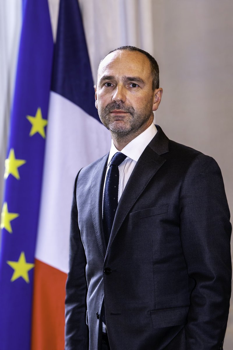 Sur ma proposition, le Président de la République a nommé Pierre-Édouard Colliex préfet de police des Bouches-du-Rhône. Il aura pour mission prioritaire de poursuivre une lutte implacable contre le narcobanditisme et la délinquance, et d’assurer le bon déroulement des échéances