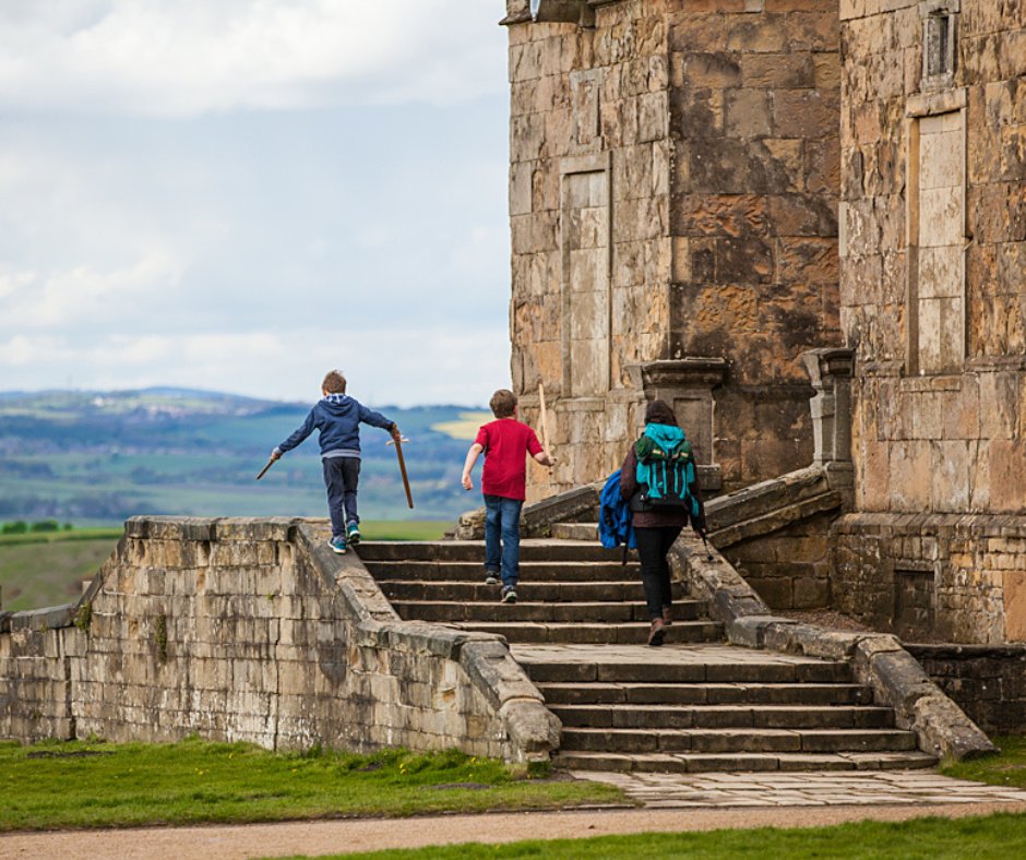Experience the magic of history and meet characters from the past this half term! 🤸⚔️ Dive into hands-on activities and indulge in outdoor family fun at Bolsover Castle 🏰 Plan your visit: tinyurl.com/4pvmj9a8