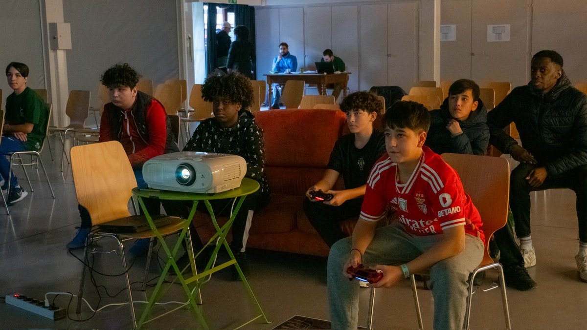 KbirdOfficiel's tweet photo. Flashback de l'événement @le_game_lausanne (part 2)
📍@cscbourdonnette
⏰️ 27 et 28 janvier 2024
📸 @JpMutekejser / @lecoindedan
#kbirdevent #kbird #gaming #retrogaming #lausanne #tournoi #tekken https://t.co/z10PW0dsMU