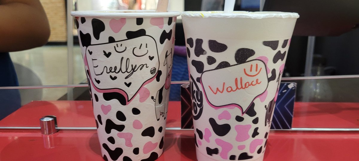 Uoresu04's tweet photo. Meu Milkshake junto com Milkshake da garota que eu gosto https://t.co/mSwAQyVcdF