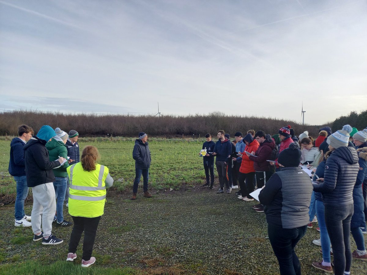 Lovely morning in Wexford with the final year <a href="/DeptOfSciSETU/">Depts of Land & Lab Science SETU Waterford</a> <a href="/SETUAgriculture/">AgricultureSETU (Waterford)</a> students taking a Sustainable &amp; Reneeable Energy elective module. Great talk by Declan Murphy about the wind energy journey at Richfield Wind Farm