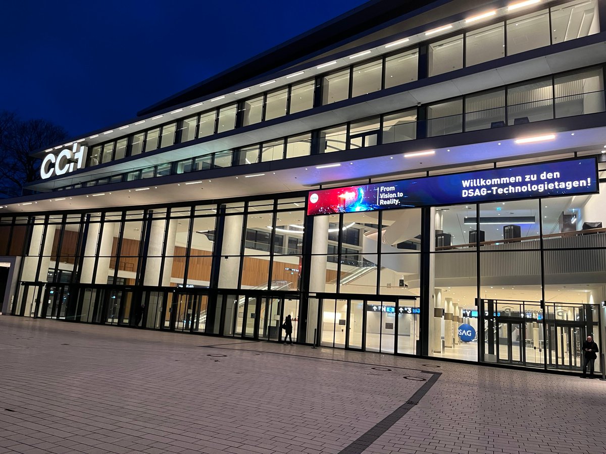 CONSILIOGmbH's tweet photo. "Black Box - From Vision to Reality" - so lautete das Motto der diesjährigen #DSAG #Technologietage in Hamburg

Mit drei Prototypen konnten wir den Besuchern verschiedene #KI Anwendungen zeigen und so gemeinsam herausfinden, welche für wen besonders relevant sind.

#sapconsulting https://t.co/yqw5RvVEvh