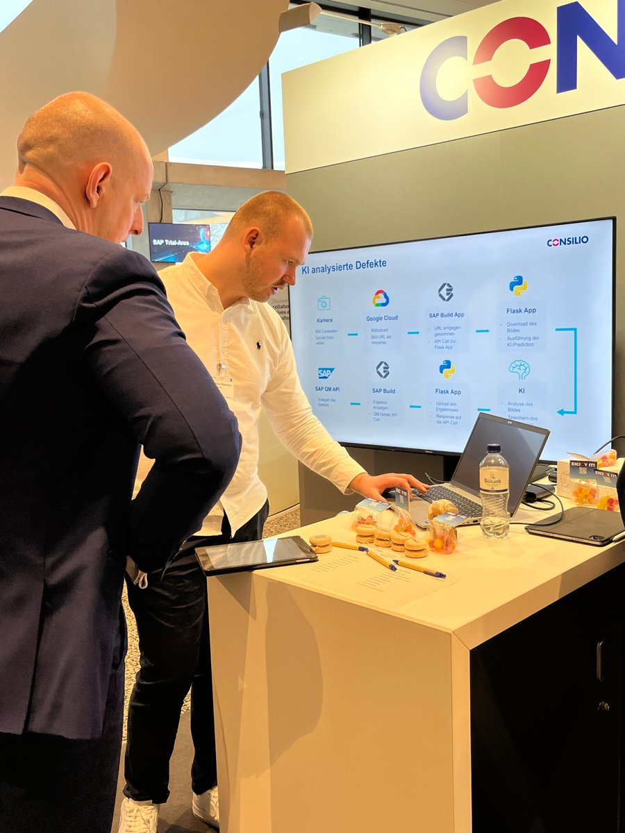 "Black Box - From Vision to Reality" - so lautete das Motto der diesjährigen #DSAG #Technologietage in Hamburg

Mit drei Prototypen konnten wir den Besuchern verschiedene #KI Anwendungen zeigen und so gemeinsam herausfinden, welche für wen besonders relevant sind.

#sapconsulting