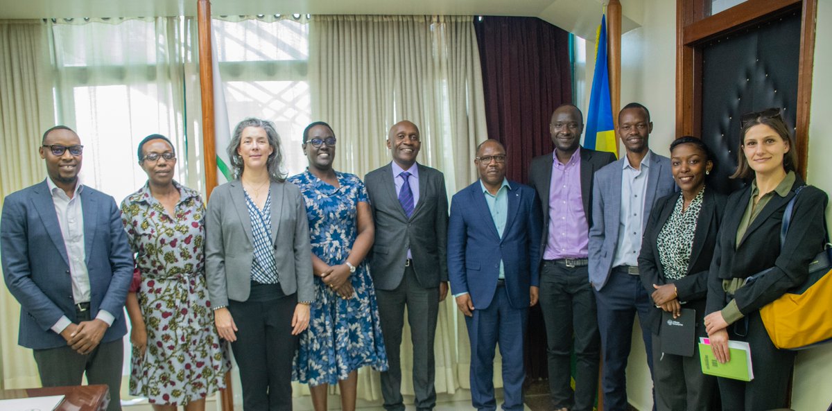 RwandaLocalGov's tweet photo. Ministers @JCMusabyimana and @mskayisire held a meeting with Village Enterprise and USAID team led by @tmuriuki,the Chief Government Relations Officer at @village_ent,to discuss cooperation and how to scale up Village Enterprise's role in sustainable poverty graduation in Rwanda. https://t.co/ysvvvqIWIF
