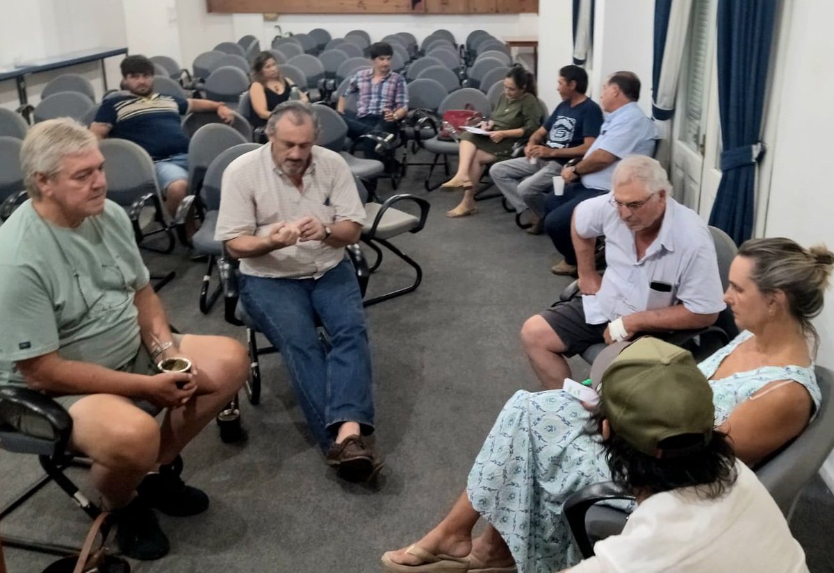 LATU_uy's tweet photo. ¡Seguimos avanzando con el plan de fortalecimiento de la #CentralHortícoladelNorte! Esta vez, realizando el segundo taller del módulo de gobernanza y planificación estratégica, para profundizar en objetivos vinculados a perspectivas del negocio. 🌱 #DesarrolloLocal #LATU https://t.co/y7lS5YXrGO