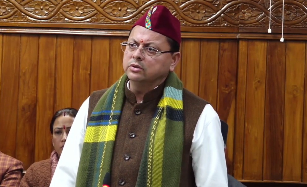 OfficeofDhami's tweet photo. “आजादी से पहले हमारे देश में जो शासन व्यवस्था थी, उसकी सिर्फ एक ही नीति थी और वो नीति थी फूट डालो और राज करो। अपनी उसी नीति को अपनाकर उन्होंने कभी भी सबके लिए समान कानून का निर्माण नहीं होने दिया।” : मुख्यमंत्री श्री @pushkardhami जी। #UCCInUttarakhand https://t.co/vmeZOLeosM