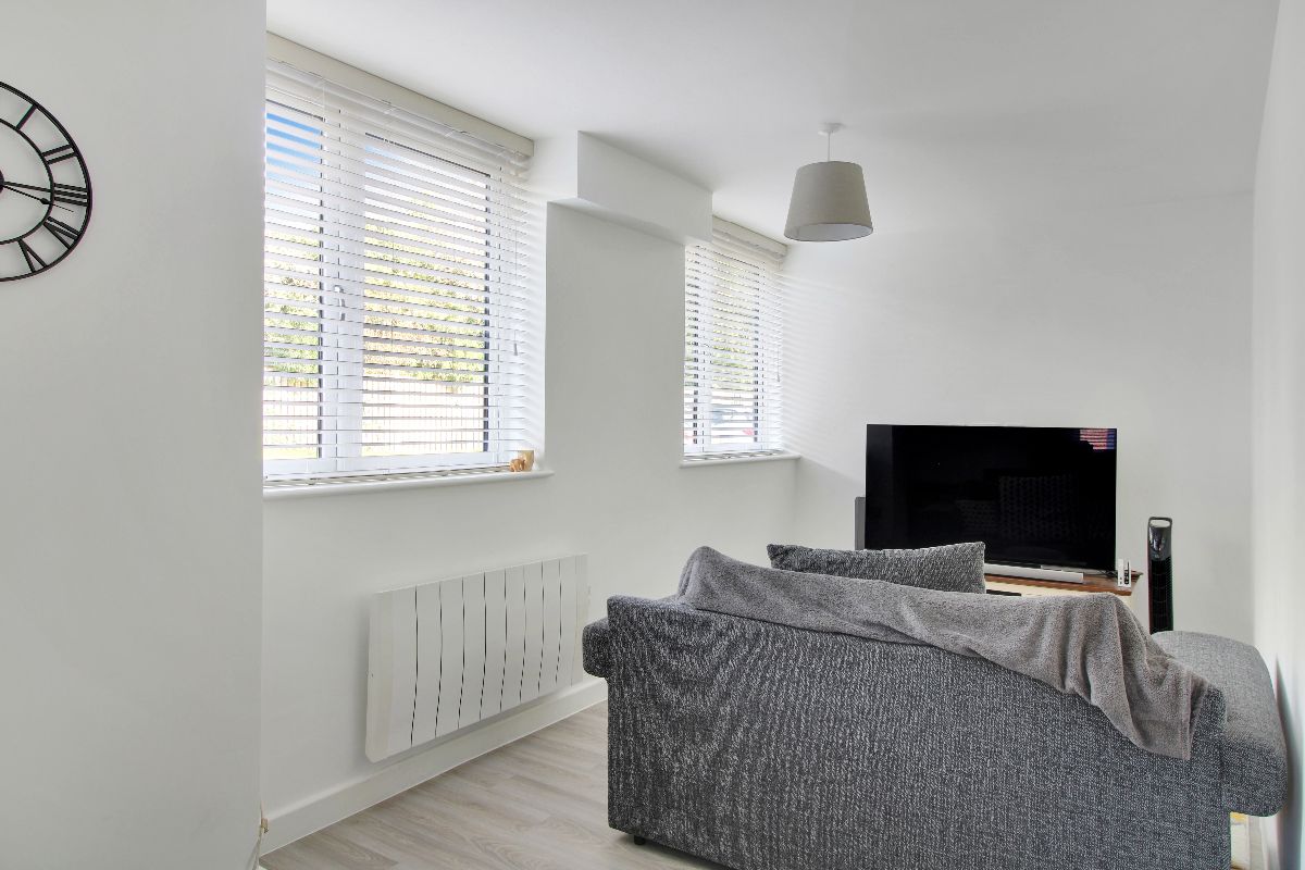 TLCs_Tom's tweet photo. New to market - 1 Bed Apartment, Fairfax House, Walkers Court, Wetherby, £180,000. View details: https://t.co/Jljsbb0uC5 https://t.co/L5W8GZToXG