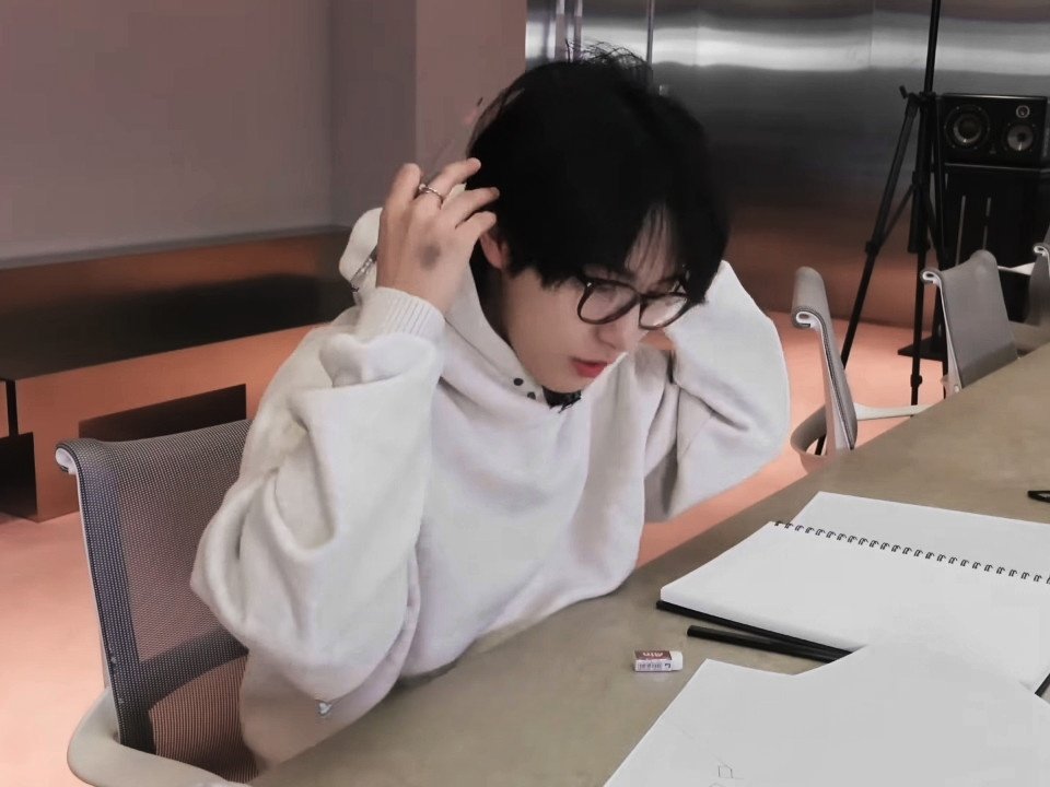 —fashion designer renjun