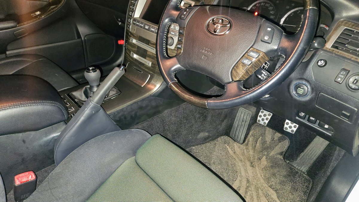 SAMURAI_STYLE55's tweet image. 最近UZブームなのか？？
ここ2ヶ月でUZ搭載車を4台も載せ替えたんだけど😮

UZS186マジェスタ5MT化完了👍
クラッチはOS技研さんのHTR👍
なので、やっぱりちょっとクラッチペダル硬めかな🙄
#UZS180 #3UZ #R154 #OSgiken