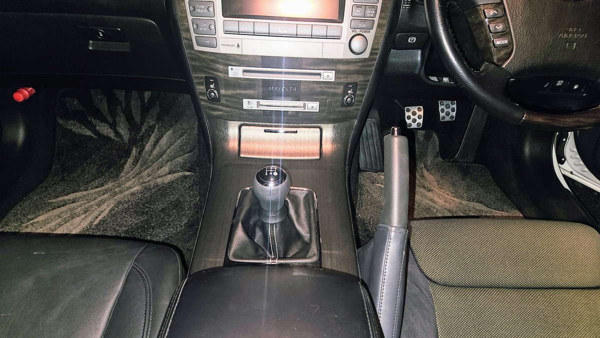 SAMURAI_STYLE55's tweet image. 最近UZブームなのか？？
ここ2ヶ月でUZ搭載車を4台も載せ替えたんだけど😮

UZS186マジェスタ5MT化完了👍
クラッチはOS技研さんのHTR👍
なので、やっぱりちょっとクラッチペダル硬めかな🙄
#UZS180 #3UZ #R154 #OSgiken