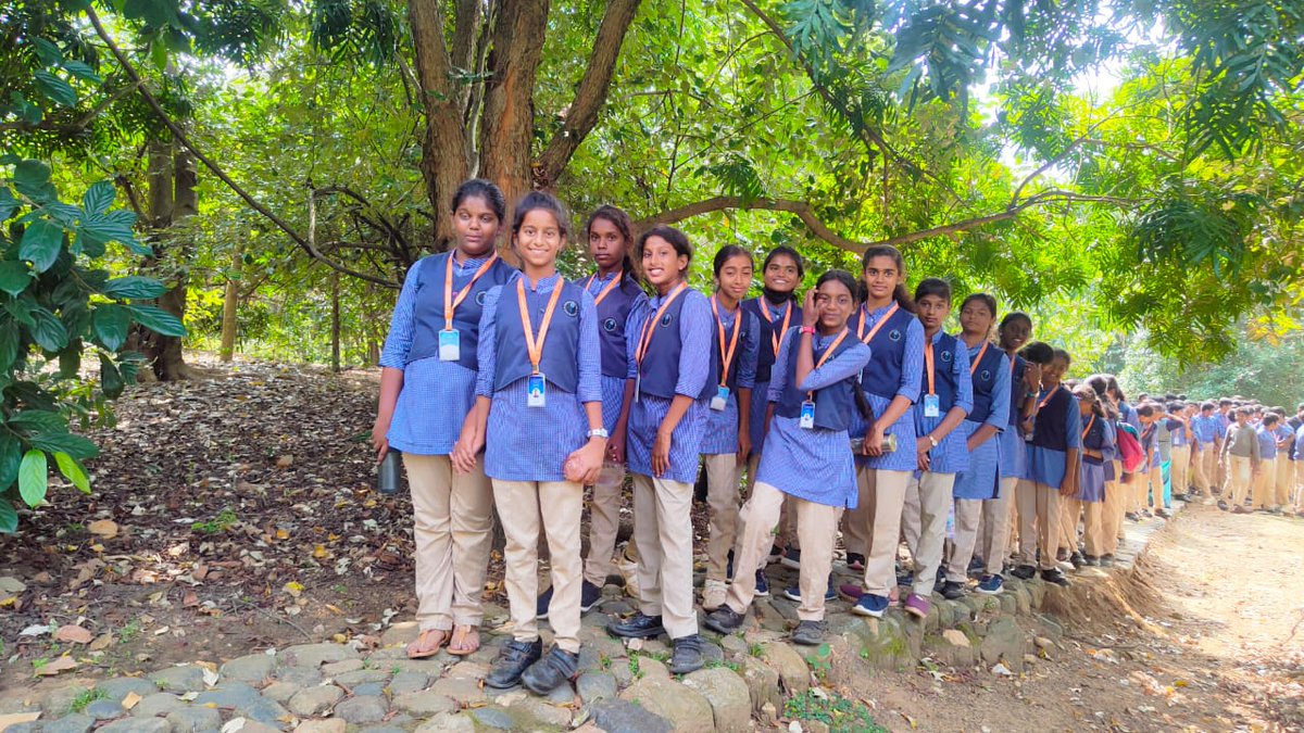 SriNachammal's tweet photo. Our students of Grades 7&amp;8 were taken to Nilgiri Biosphere Reserve at Coimbatore for a 1day nature walk field trip, where children were able to experience acres of greenery
#srinachammalvidyavani #NatureBeautiful #environnement #naturelovers #fieldtripz #GreenEnergy #ExploreMore https://t.co/s6ZxxKnSAi