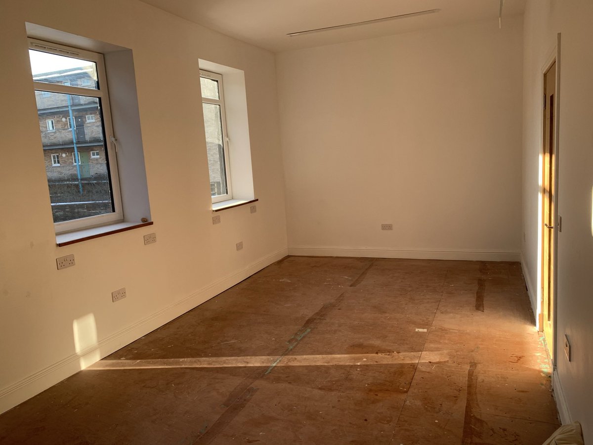 STUDIO TO LET Located in the Southside of Glasgow, a little gem of a sun trap The Cooperage my studio will be available soon. Please DM if interested. - Great location - Great neighbours including @SGR_RecordCafe - Exciting plans for the square - Suit variety of businesses