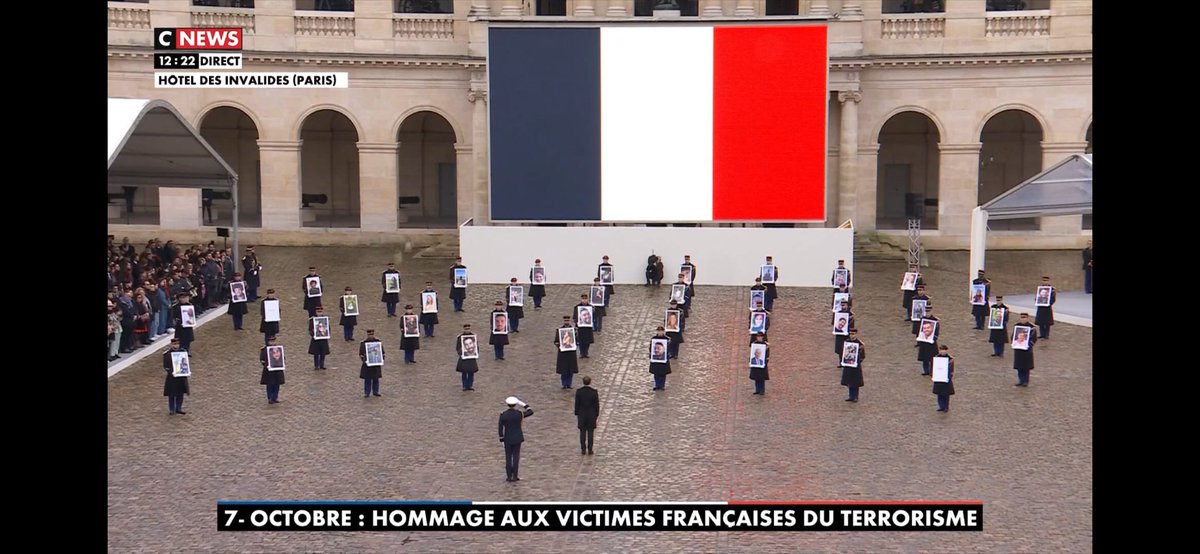 Extremely moving ceremony during which #France 🇫🇷 President ⁦@EmmanuelMacron⁩ paid tribute to the French victims of the terrorist attacks of Hamas on 07/10. #StandWithIsrael #BringThemHome 🇮🇱