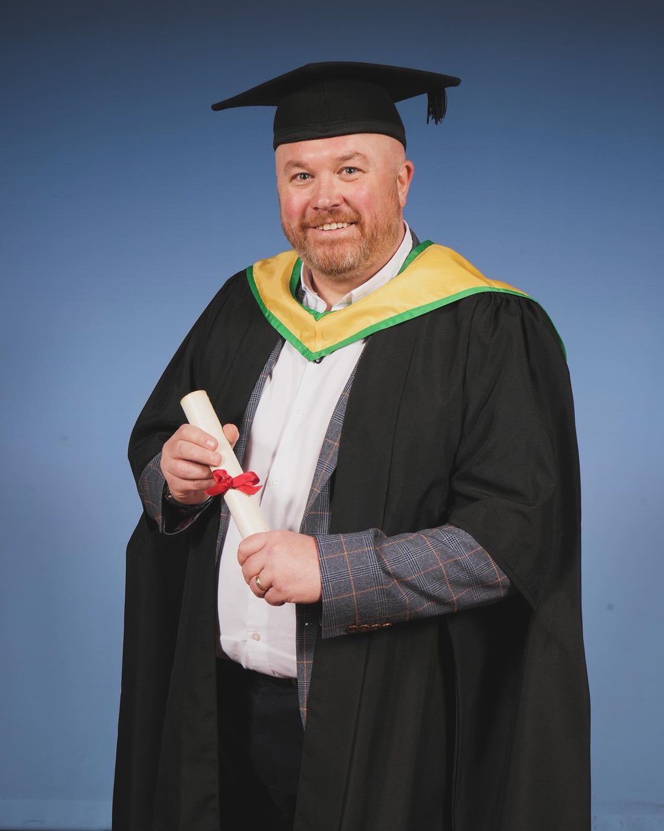 carlheatley78's tweet photo. All official certificate received and official photograph! 🎓🎓🎓 #ourncejourney @TheNCE_ https://t.co/OfOoK8NAQe