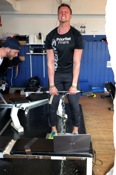 AxellPontus's tweet photo. #tbt2019 till när Emil Mellegård försökte kopiera Oscar Bergendahl med att dra sönder aluminium plattan där kraftsensorn var fastkedjad. #IMTP https://t.co/WmVza9islv