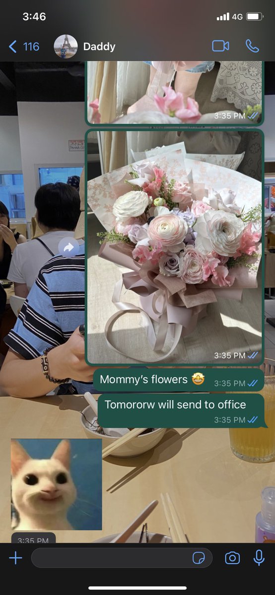 FifiCheww's tweet photo. I had bought flowers from this florist before and this time she nailed it again🥹 LOVE the outcome!🥹 then there’s my dad’s interesting reaction 🤡🤡🤡 https://t.co/GHT8HpG6OG