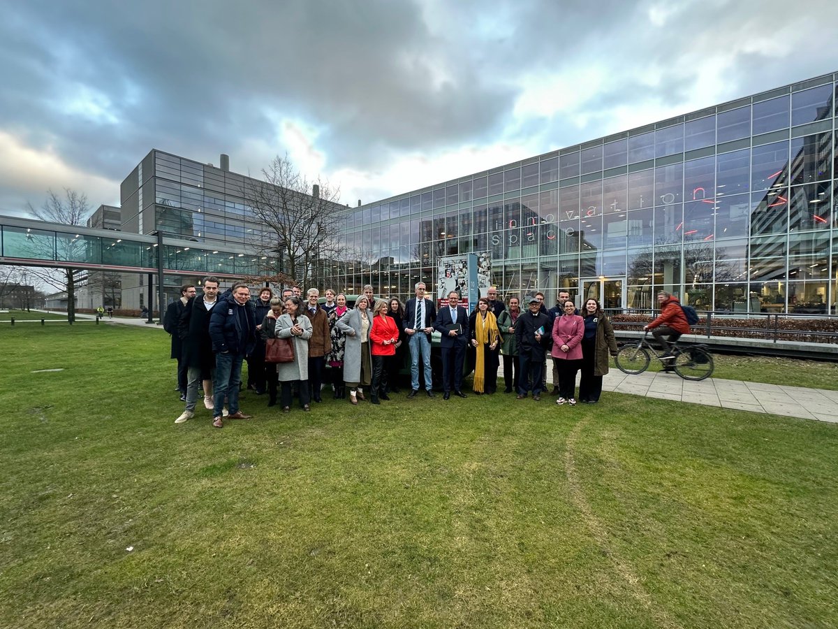 TU/e Board (@boardtue) on Twitter photo We are pleased to welcome members of the Counsel of State (<a href="/RaadvanState/">Raad van State</a>), an initiative of <a href="/Brainport_ehv/">BRAINPORT EHV</a>. One of the things we talked about is the importance for the Brainport region to have access to international top talent. ^RJS We are pleased to welcome members of the Counsel of State (<a href="/RaadvanState/">Raad van State</a>), an initiative of <a href="/Brainport_ehv/">BRAINPORT EHV</a>. One of the things we talked about is the importance for the Brainport region to have access to international top talent. ^RJS