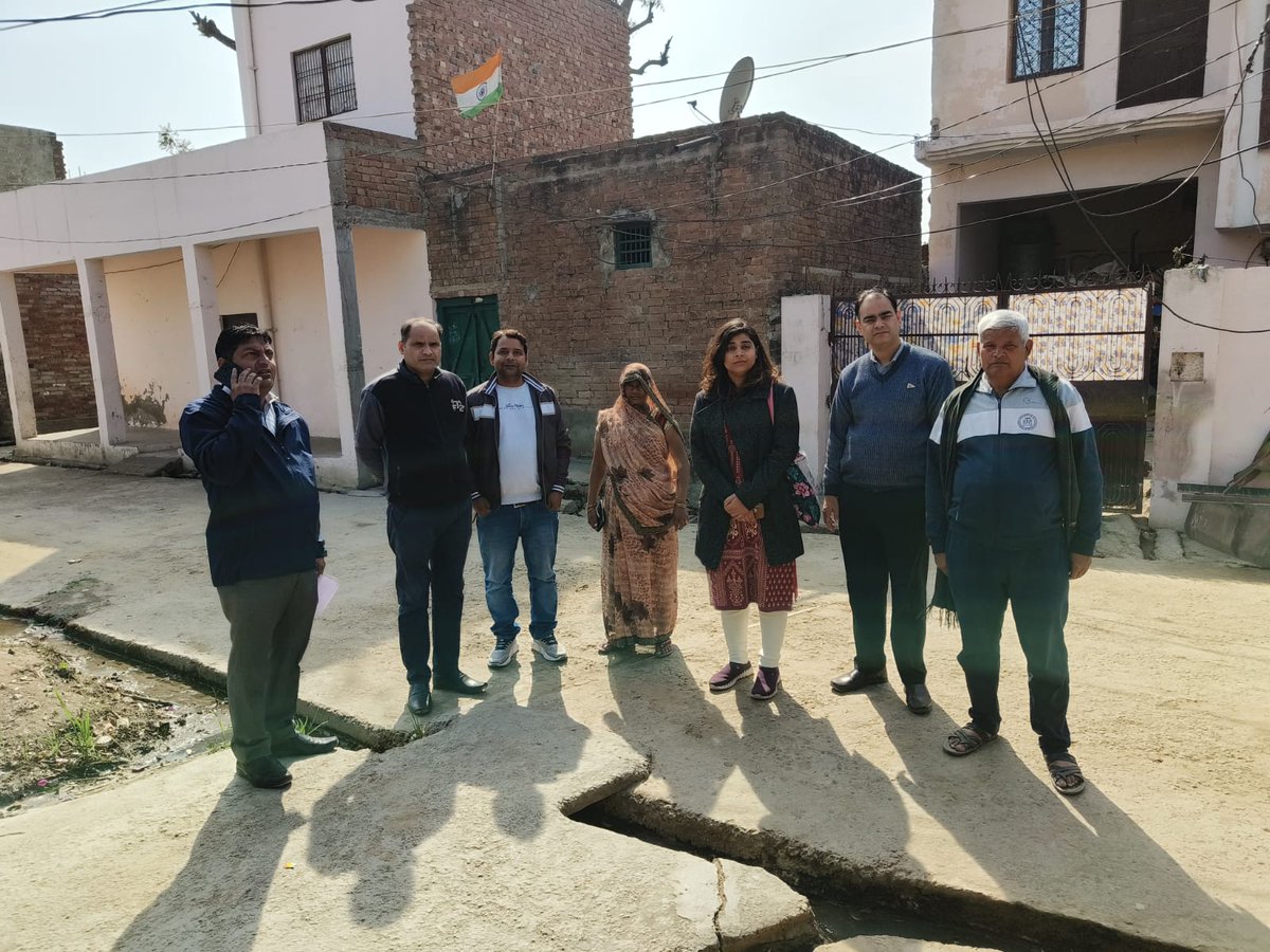 ग्राम पंचायत बिरूनी में टीबी मुक्त पंचायत के सत्यापन के लिए डॉ.संघ मित्रा &amp; डा•आशीष एसटीएस सीपी सिंह एडीओ पंचायत जी द्वारा विजिट।
<a href="/TbDivision/">Central TB Division | #TBMuktBharat</a>
<a href="/ddgtb2017/">DDG - TB | #TBMuktBharat</a>
<a href="/TBHDJ/">TB Harega Desh Jeetega</a>
<a href="/ntep_UP/">TB Mukt Bharat- Uttar Pradesh</a>
<a href="/nishantjeph/">Dr Nishant Kumar</a>
<a href="/dmmathura7512/">DM Mathura</a>
<a href="/ZIAFATIMA16/">ZIA FATIMA</a> 
<a href="/AnandBrc/">Anand Tiwari Brc</a>
<a href="/StdcUp/">stdc.up.agra</a> 
<a href="/NiharSays/">Nihar Sharma</a> 
<a href="/MundonaFdn/">Mundona Rural Development Foundation</a>