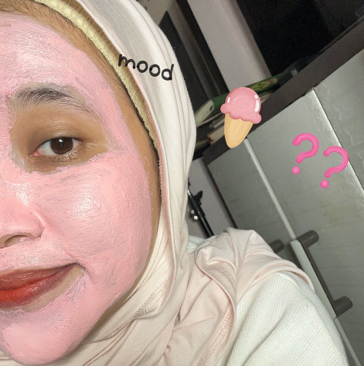 panggilnayyyy's tweet photo. naikin mood banget maskeran pake ice cream....🫣

gakdeh ehehe, ini masker beneran buat wajah ya dan emg mirip banget sama🍦

Pink clay mask ୭ ✧ ˚. ᵎᵎ 🎀 https://t.co/oZmR9HU9yf