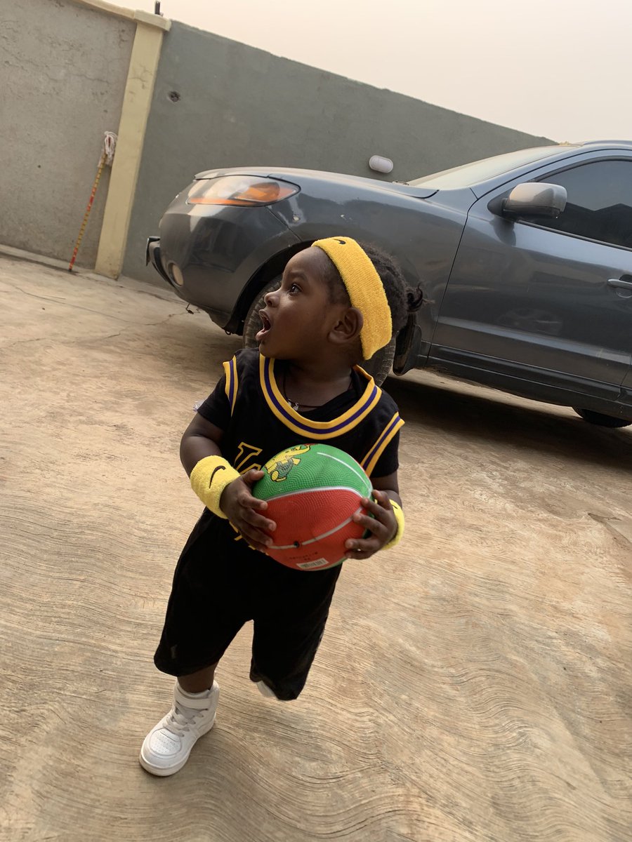 yeankhar's tweet image. Hey 👑 @KingJames , We coming!!!

🏀🏀🏀