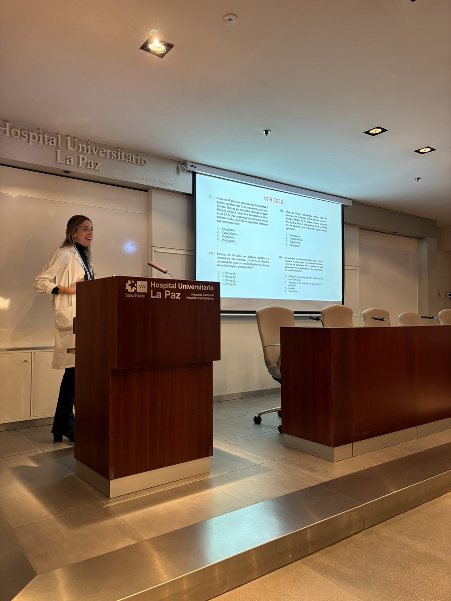 Hoy estamos en el hospital La Paz en las jornadas de actualización de diabetes en urgencias para residentes. Abre la jornada la Dra <a href="/BeatrizMCe/">Beatriz Mañero</a> contando que hacer con el paciente diabético en urgencias <a href="/SEMESDiabetes/">SEMES Diabetes, Endocrinología y Metabolismo</a>