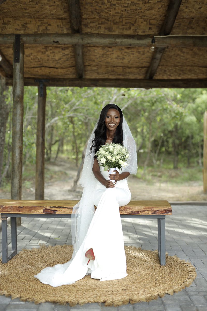 Knowtable_Paula's tweet photo. My friend got married last December. What a beautiful beautiful bride and what an incredible ceremony! https://t.co/INSUWxN7ox