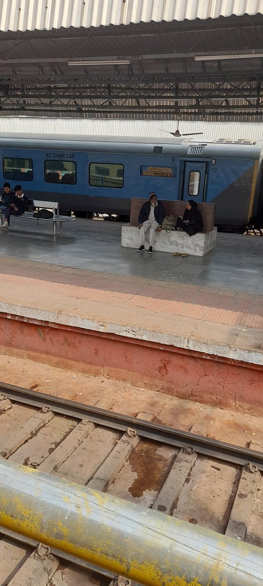 My eyes closed, and hands folded as the train carrying me chugged through through #AjmerSharif--the dargah of #Gharibnawaz #MoinuddinChishti.  Prayed #GhaibNawaz to bless me to earn more by writing  ...