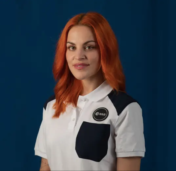 Celebramos el #DiaDeLaMujerYLaNiñaEnLaCiencia deseándo  lo mejor a nuestra astronauta Sara García Alonso . Biotecnóloga con más de 12 años de investigación en fármacos para el cáncer de pulmón y páncreas.<a href="/Astro_SaraG/">Sara García Alonso</a> 
Seguros de que inspirará a muchas chicas a seguir sus pasos.