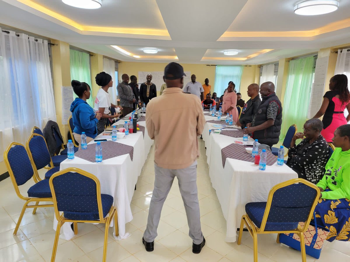 lrfsn2022's tweet photo. Day 3; 
Outcome Harvesting &amp; Food systems training in Kakamega . Today the focus is on the role of National &amp; County govt in the implementation of policies and realisation of RtAF &amp; Suistanable food systems. @Welthungerhilfe @TISAKenya https://t.co/mpk9ZU8Kmw