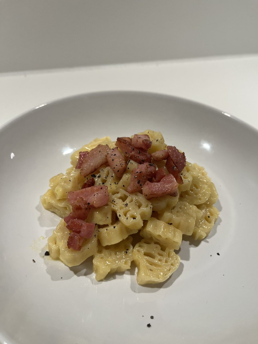 mmalikkka's tweet image. ayer hicimos cars-bonara 🍝🚗