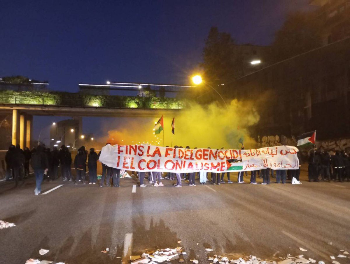 RegularizacionY's tweet photo. #7FPalestina🇵🇸 Primers talls de trànsit al matí a Gran via, Lesseps, Vallcarca i Av. Meridiana #Barcelona
#EstimemPalestina #DefensemLaVida #AturemElMon https://t.co/Jk5T53AE46